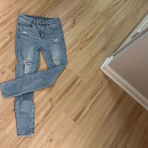 American eagle skinny rip jean!!